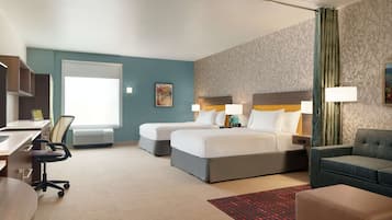 Schreibtisch, Verdunkelungsvorhänge, Bügeleisen/Bügelbrett