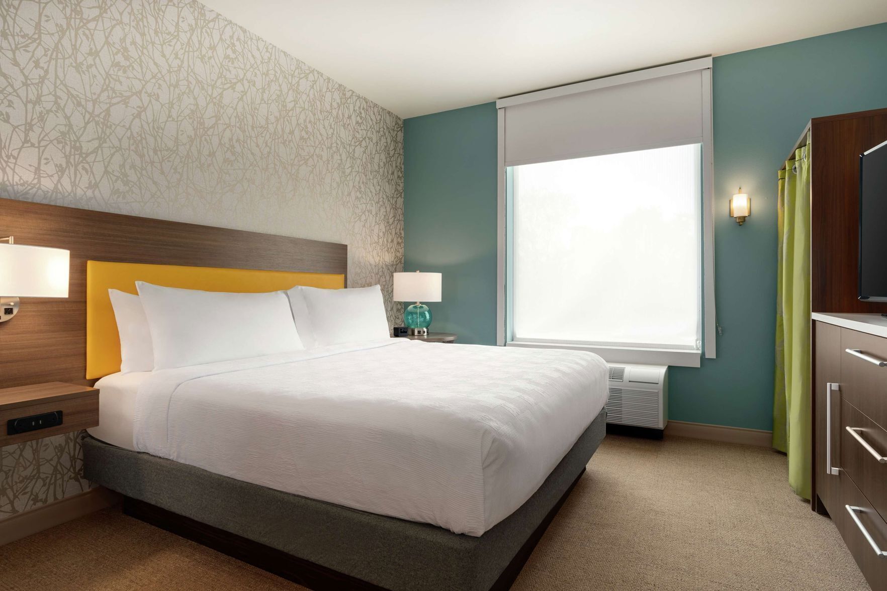 Desk, blackout curtains, iron/ironing board, free WiFi