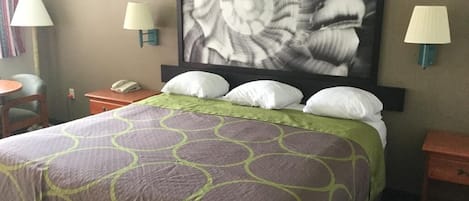 Chambre simple Standard, 1 trÚs grand lit, non-fumeur | Décor unique, ameublement unique, accÚs au Wi-Fi (inclus)
