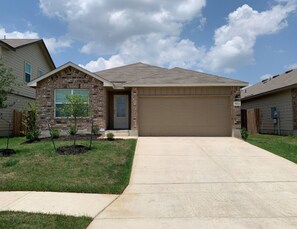 Exterior - BRAND NEW-Cozy 5🌟Vaca Home-Lackland BMT Graduation (San Antonio)