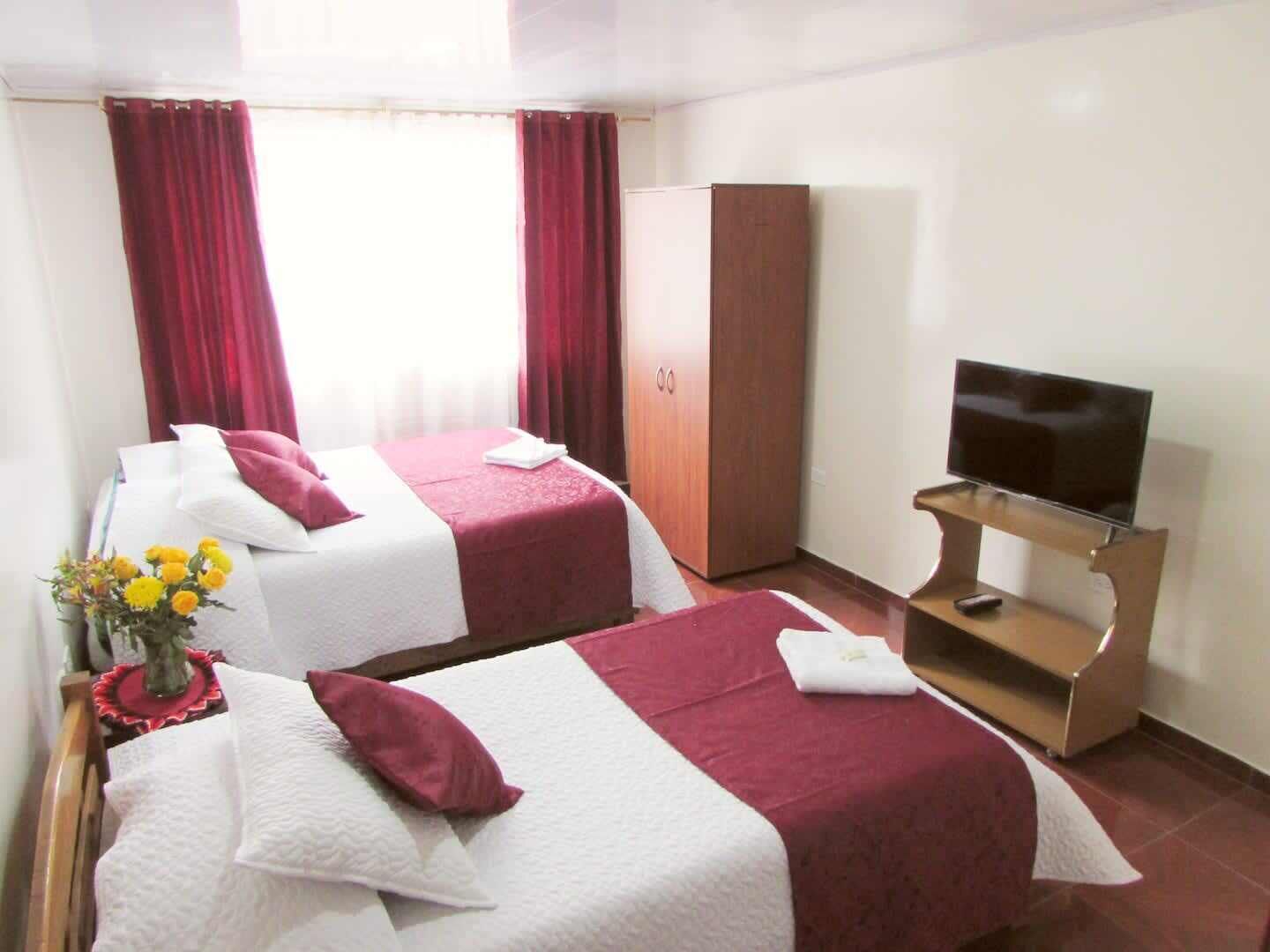 1 habitación, tabla de planchar con plancha, wifi y ropa de cama 