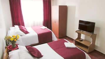 1 habitación, tabla de planchar con plancha, wifi y ropa de cama