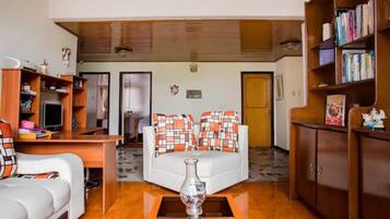 TV, fireplace, offices