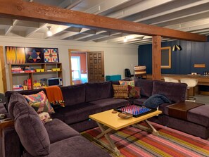 غرفة الألعاب