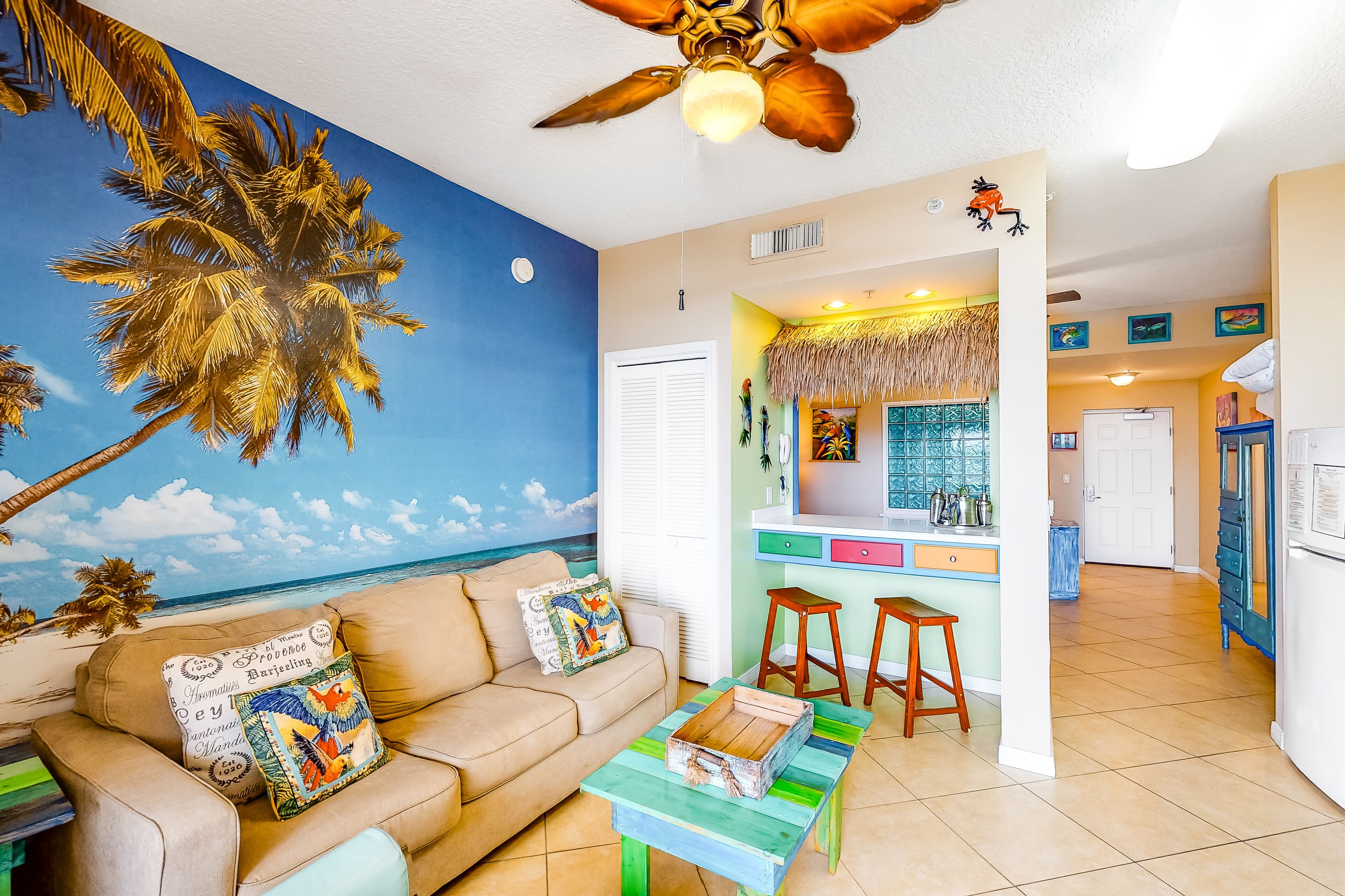 Televisión, reproductor de DVD, videoteca