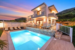 Piscine extérieure, piscine chauffée