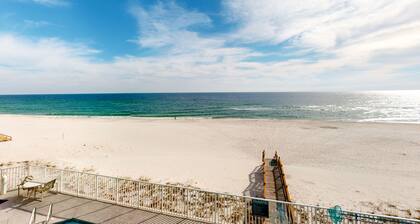 Incredible Gulf-front condo in Perdido Key with waterfront pool & exercise room