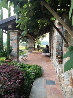 Terrace/patio - The fountain country house surrounded by nature (Roppolo)