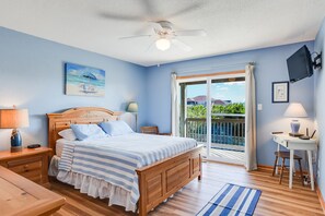 5 bedrooms, iron/ironing board, WiFi, bed sheets