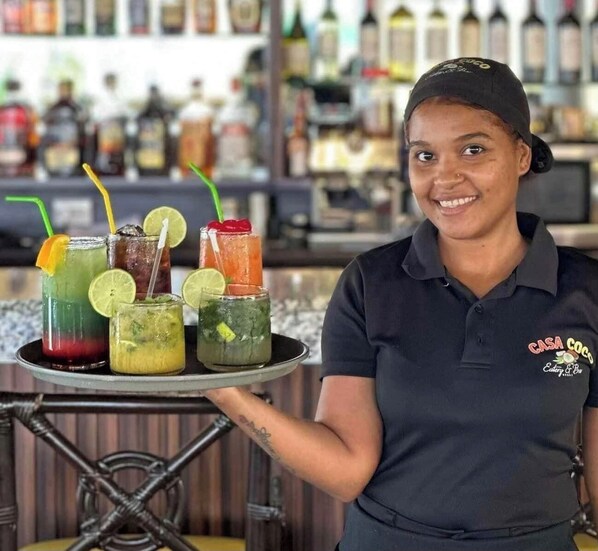 CASA COCO 24/7 Eatery & Bar Cocktail Time