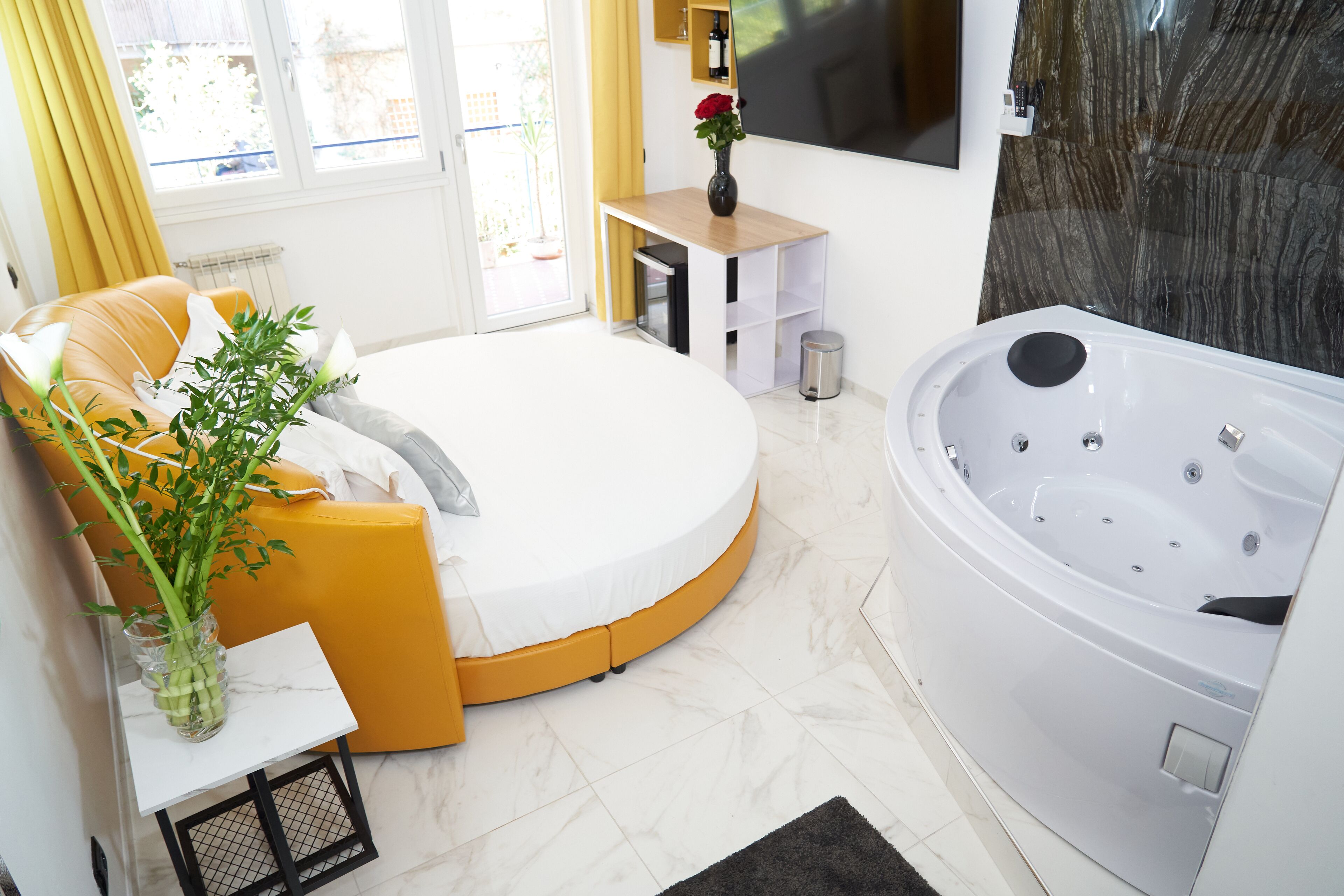 Honeymoon Suite | Minibar, individuell dekoriert, Schreibtisch, schallisolierte Zimmer