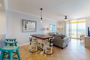 Televisio, DVD-soitin, videokirjasto