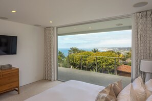 4 室のベッドルーム、アイロン / アイロン台、WiFi、ベッドシーツ