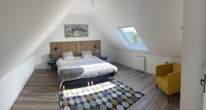 3 bedrooms, iron/ironing board, travel crib, free WiFi