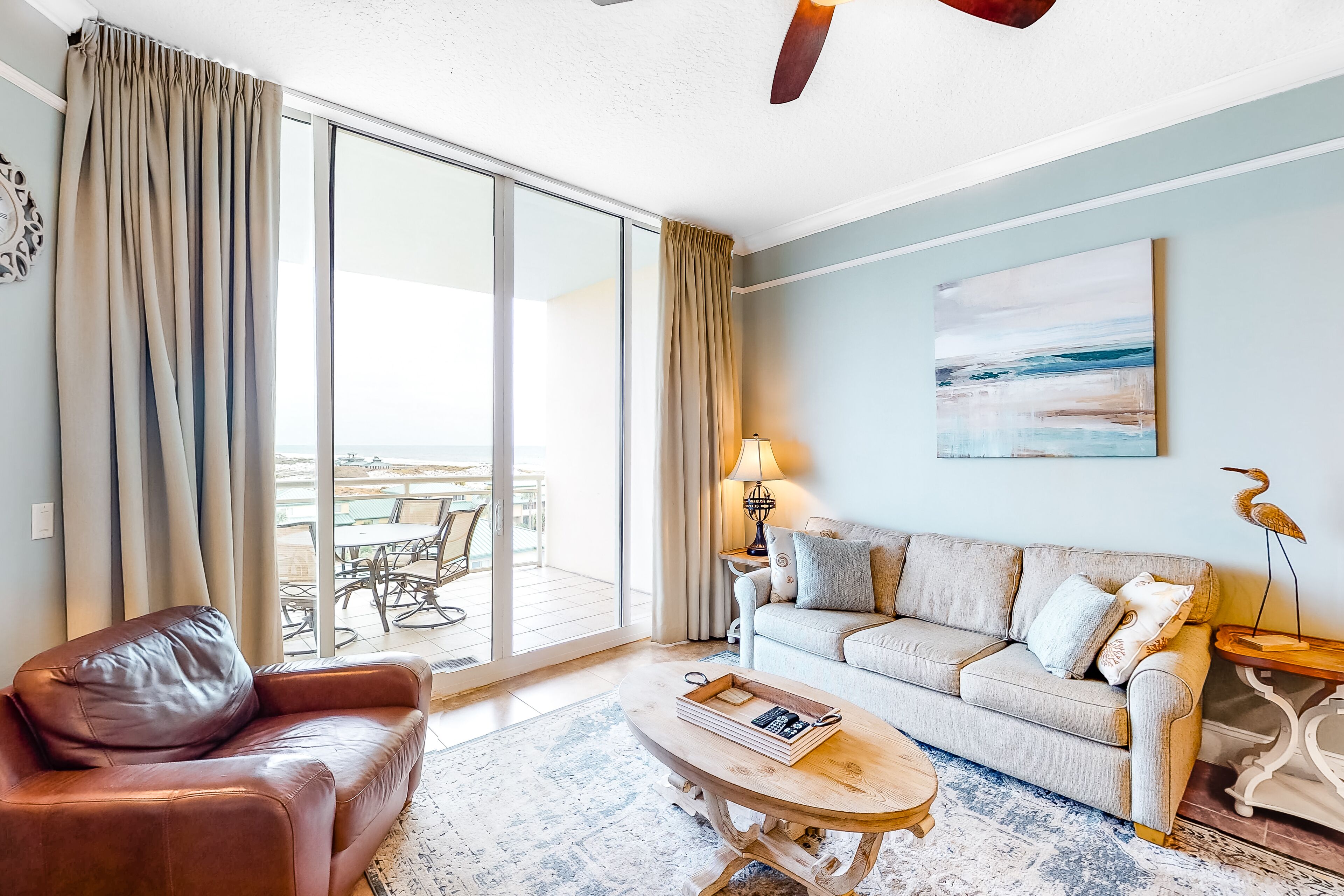 テレビ、DVD プレーヤー、ビデオライブラリ