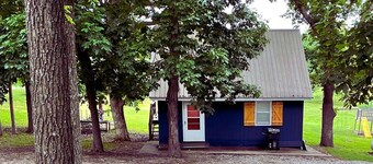 Fireside Cabin – a cozy retreat at Truman Lake – relax and unwind! Pet friendly!