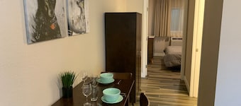 Newer private 1-bedroom apartment in Old Town