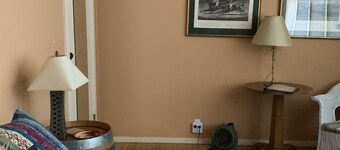 RustRidge Bed and Breakfast - Oaks + Vine Room