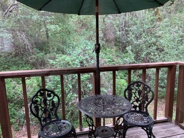 Outdoor dining - RustRidge Bed and Breakfast - Rustridge Cottage (St Helena)