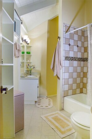 Hair dryer, towels - RustRidge Bed and Breakfast - Rustridge Cottage (St Helena)