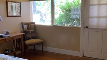 1 bedroom, iron/ironing board, internet, bed sheets