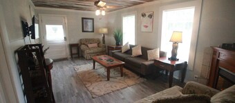 Country Getaway for Work or Play 5 miles from Wind Point Park