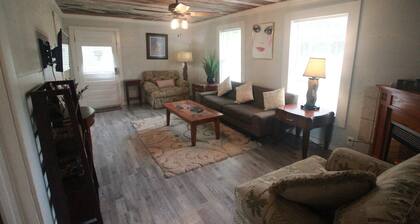 Country Getaway for Work or Play 5 miles from Wind Point Park