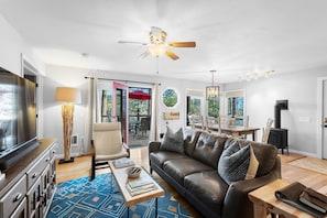 Télévision, cheminée