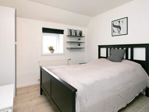 3 Schlafzimmer, Babybetten