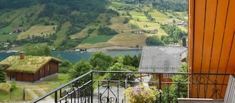 8 Person Holiday Home in Olden