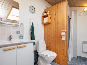3 bedrooms, individually furnished