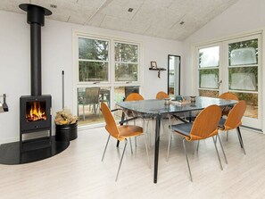 Casa | Cocina privada | Refrigerador, microondas, parrilla de estufa y lavavajillas 