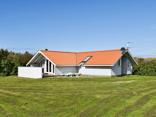 Heritage Holiday Homein Hvide Sande near Sea