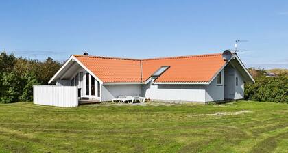 Heritage Holiday Homein Hvide Sande near Sea