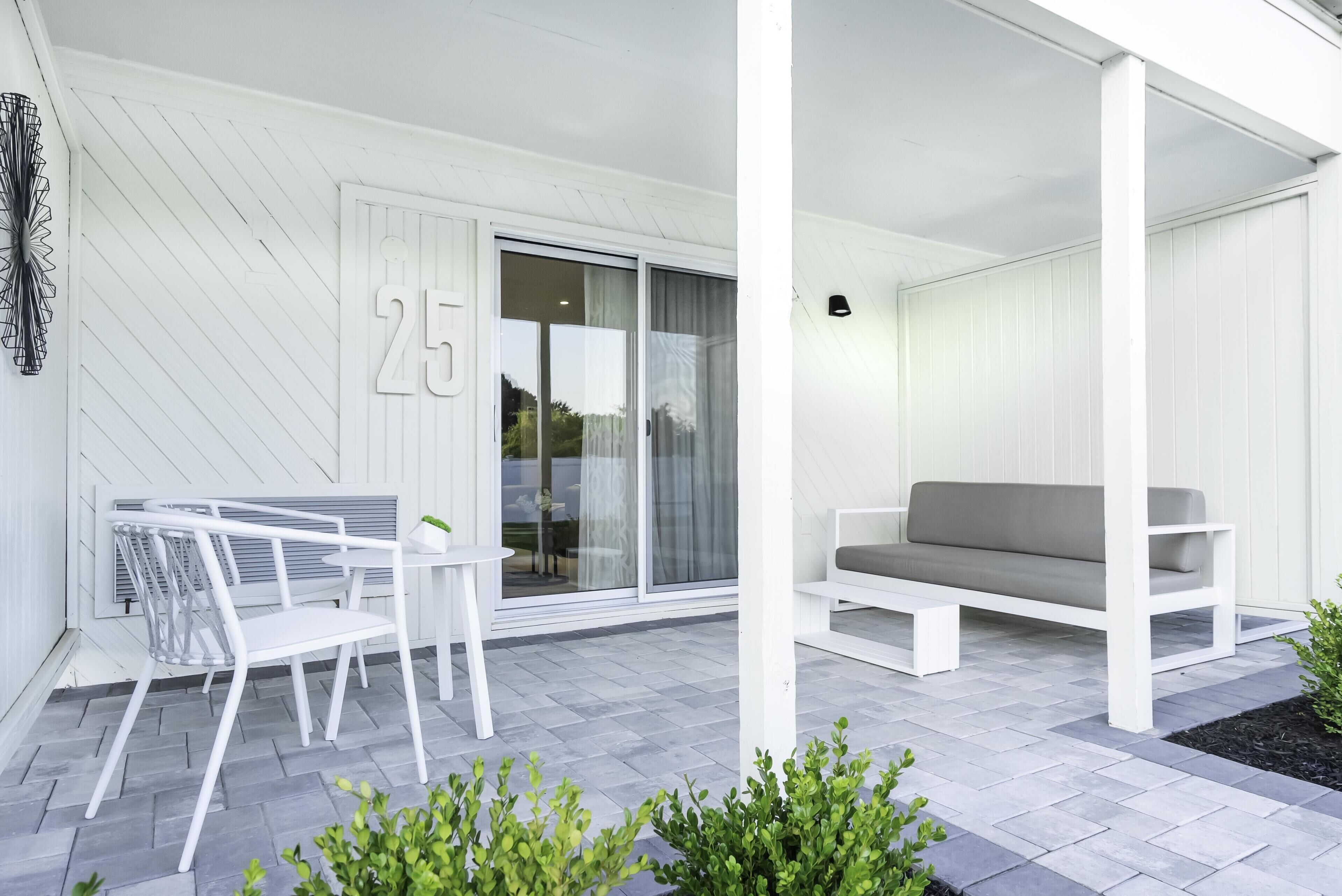 1 kamar tidur, seprai premium, selimut bulu angsa, dan brankas