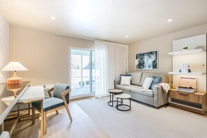 55 吋智能電視連有線電視頻道、電視