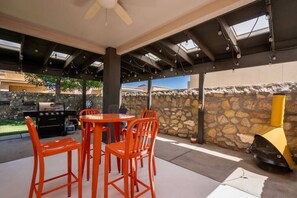 تناول الطعام بالخارج