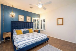 4 sovrum, skrivbord, strykjärn/strykbräda och wi-fi