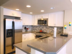 Microwave, oven, stovetop, dishwasher - Orenco Station Condo for Long-Term Guests (Hillsboro)