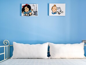 2 slaapkamers, een strijkplank/strijkijzer, internet, beddengoed