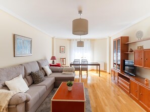 TV - Housingleon- Arts Park with car park (León)