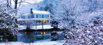 Historic 1884 Bed & Breakfast EnSuite Near Dollywood! Sleeps 3 & Pvt bath shower