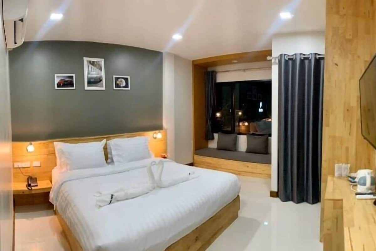 Standard Room | Desk, free WiFi, bed sheets