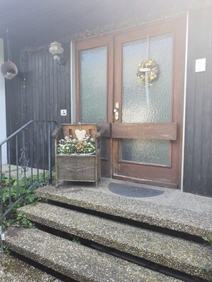 Exterior detail - "Quaisser" holiday flat with terrace, balcony, pool and sauna (Miltenberg)