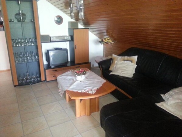 Unclassified image, 1 of 34, button