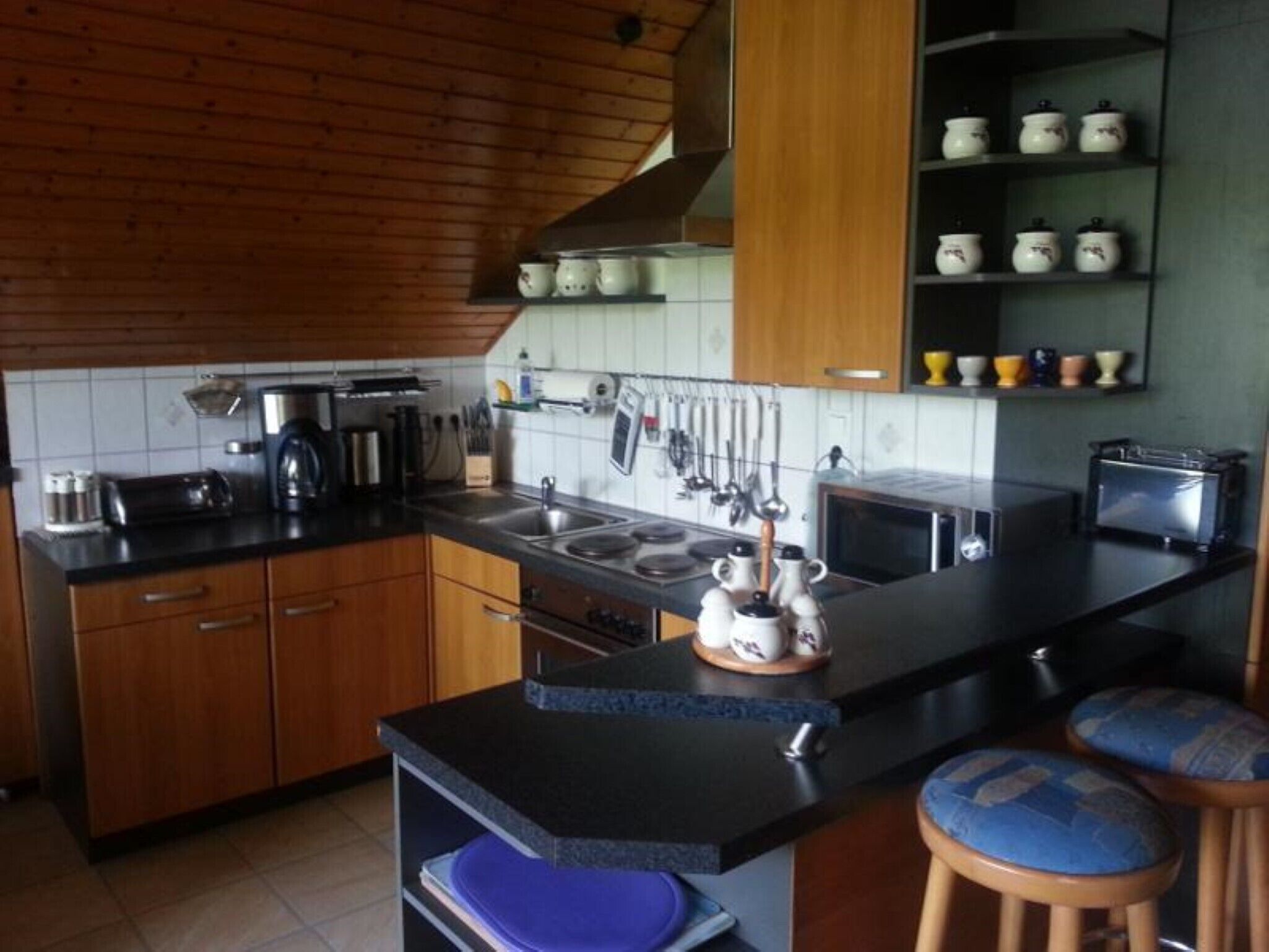 冰箱、微波炉、烤箱、炉灶