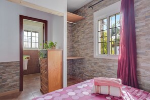 7 عدّة غرف نوم وواي فاي مجانًا وملاءات أسرّة