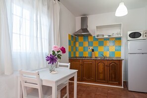 Frigorífic, microones, forn i placa de cuina