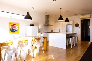 Dining - Modern 4 Bedroom Bach Close to the Township of Tekapo (Lake Tekapo)