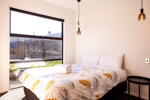 4 bedrooms, WiFi, bed sheets
